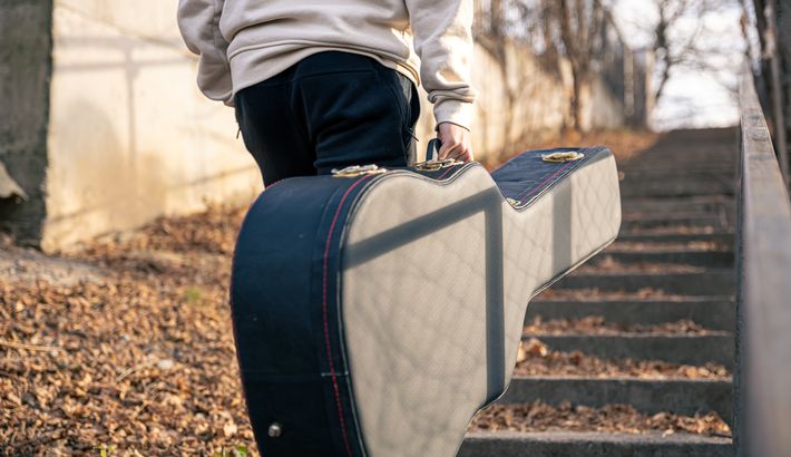 Как отправить гитару и другие музыкальные инструменты за границу